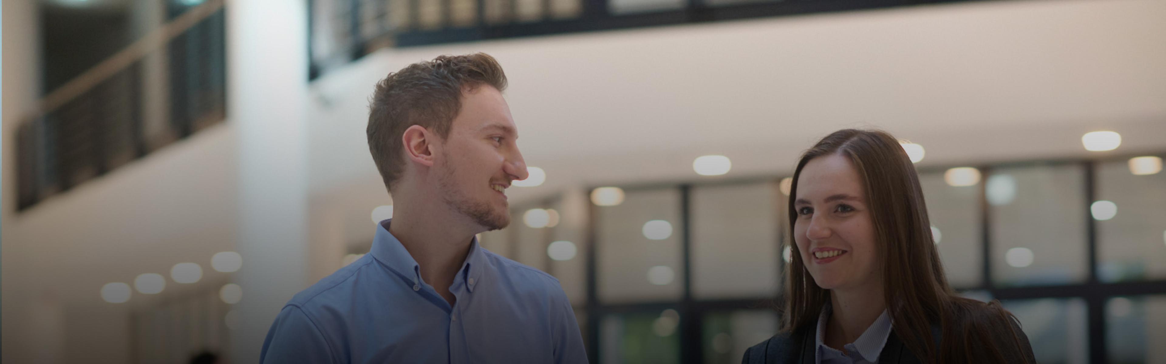 Working Student/ Intern Financial Services Transformation (m/w/d)